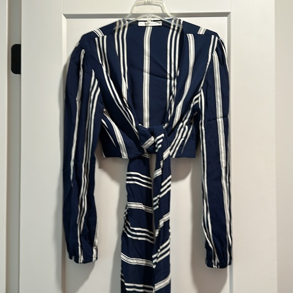 Flynn Skye cropped long sleeve blue and white blouse with dramatic tie front - Picture 9 of 9